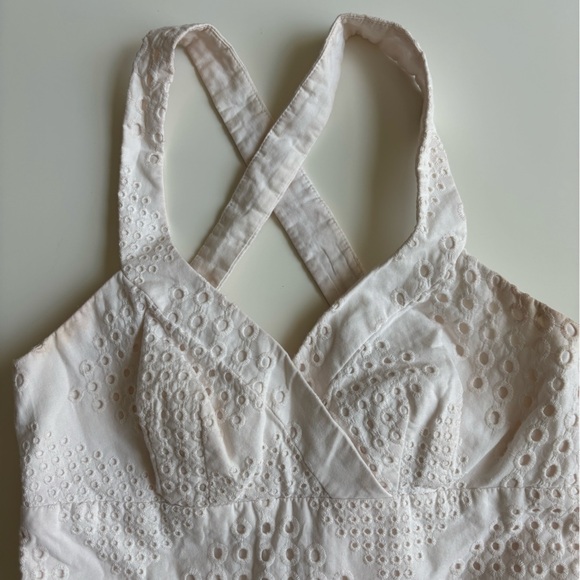 Trina Turk Light Pink Eyelet Embroidered Romper Size 2‎ Resort Wear - Picture 3 of 9